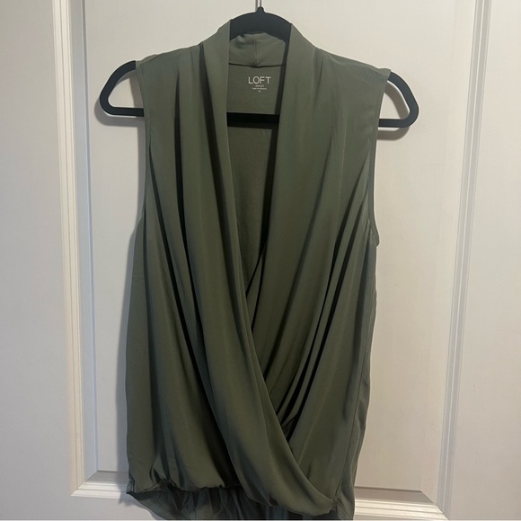 LOFT Tops - Loft V neck top